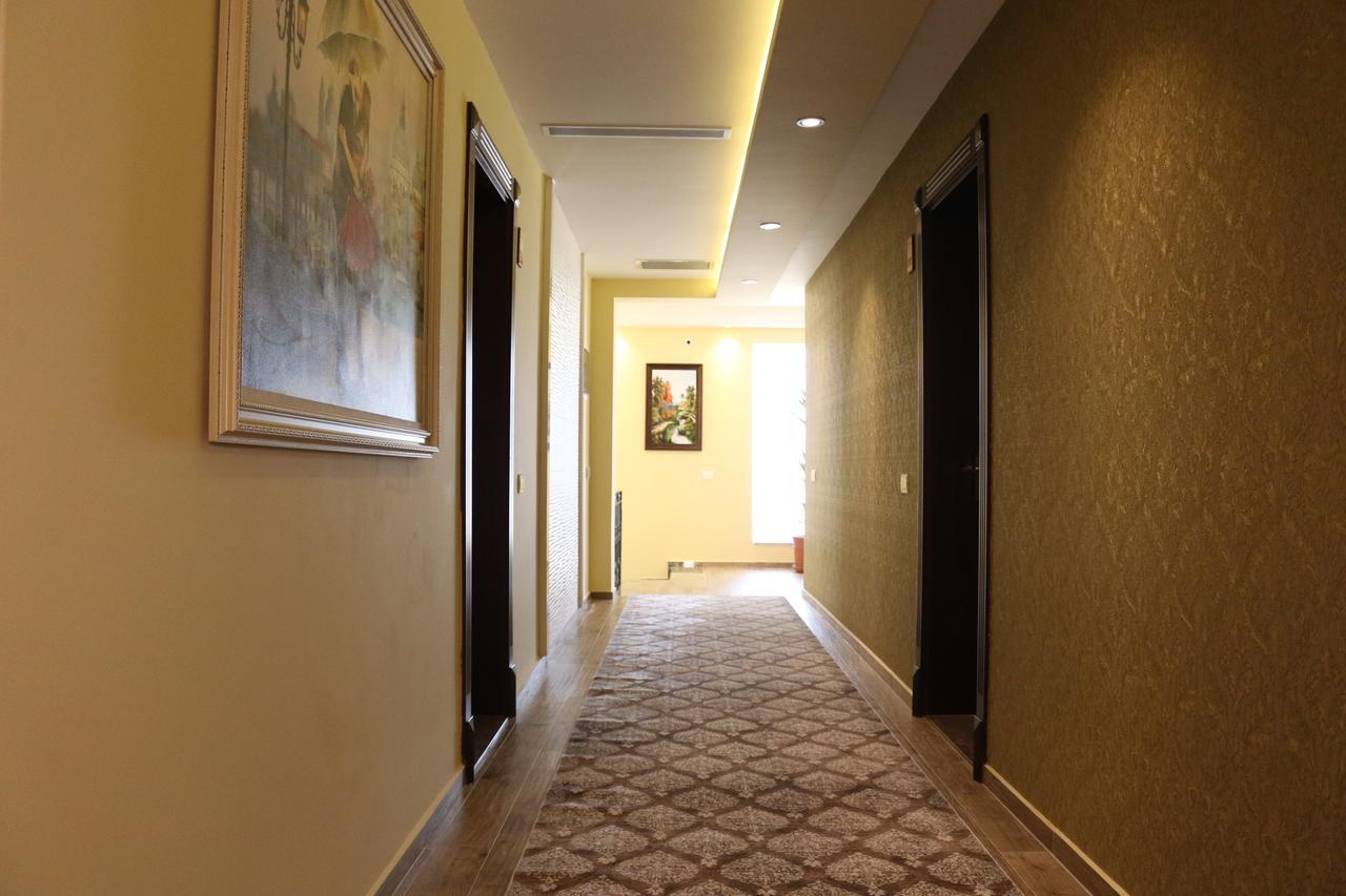 Hotel Admiral Прізрен Екстер'єр фото